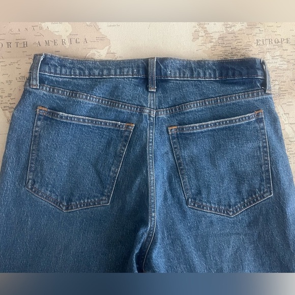 Abercrombie & Fitch High Rise 90s Relaxed Jean - Picture 10 of 16